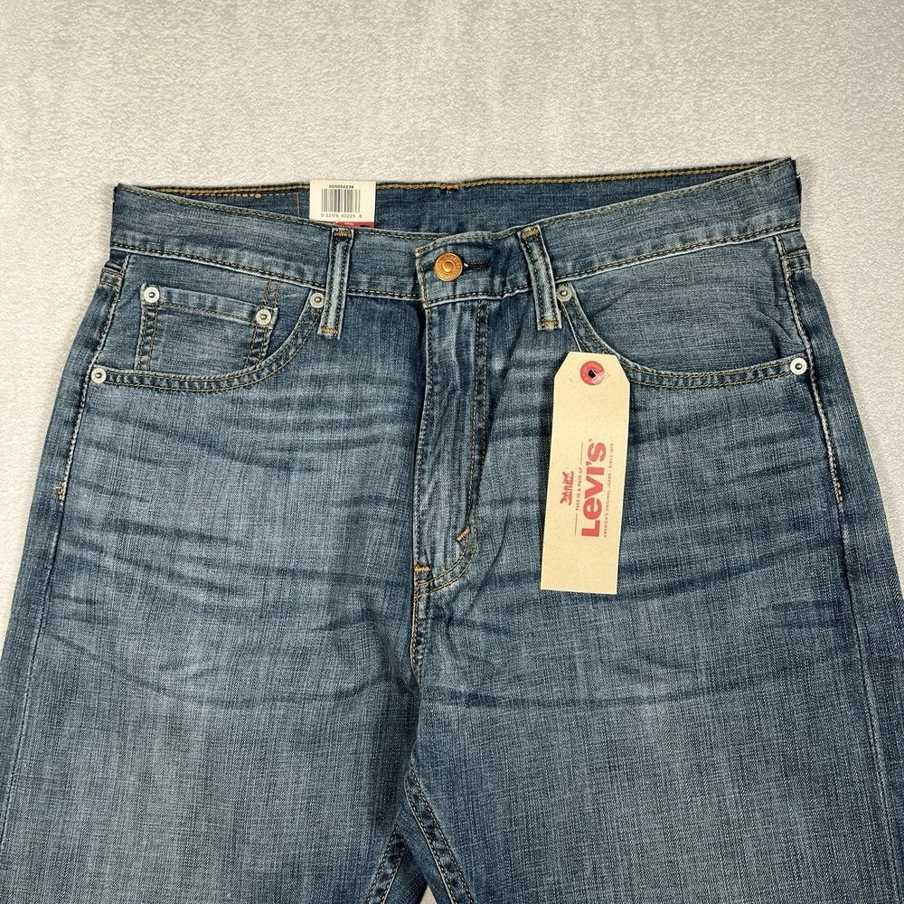 NWT-Levi's 505 Jeans Men's 33x32 Blue Regular Straight Medium Wash Blank Tab